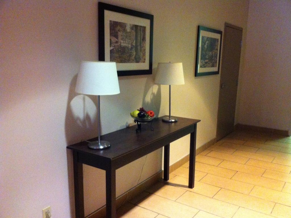 Dartmouth Oceanview Hotel Halifax Room photo