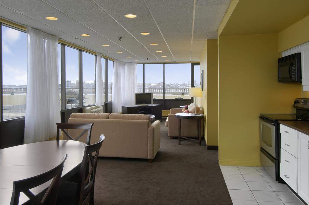 Dartmouth Oceanview Hotel Halifax Room photo